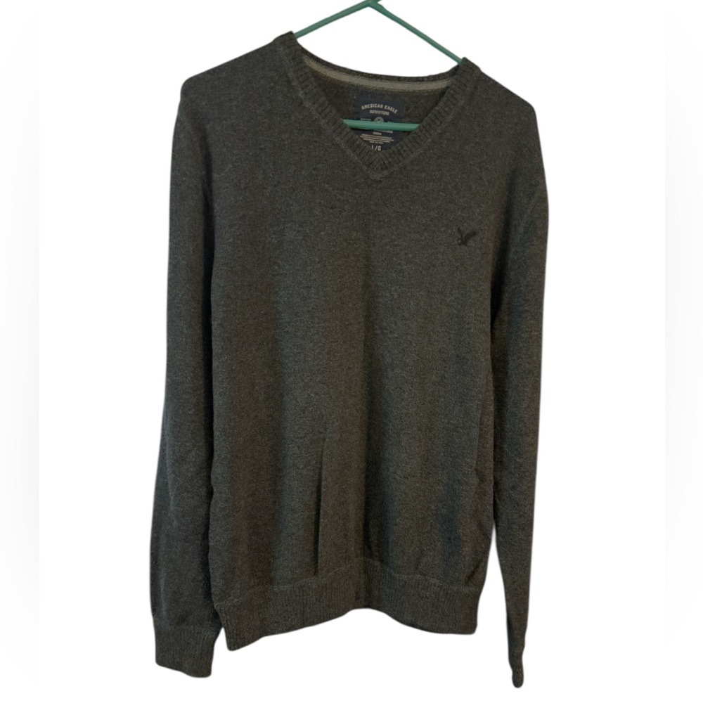 American Eagle Outfitters Sweater Mens Size L Athletic Fit charcoal gray V Neck